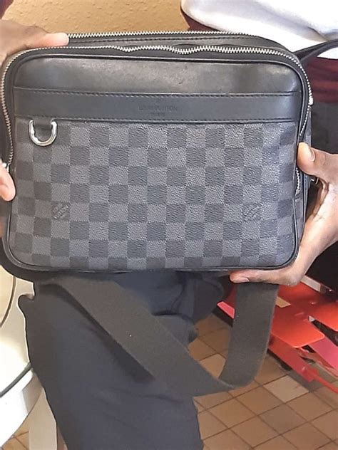 sacoche louis vuitton taille